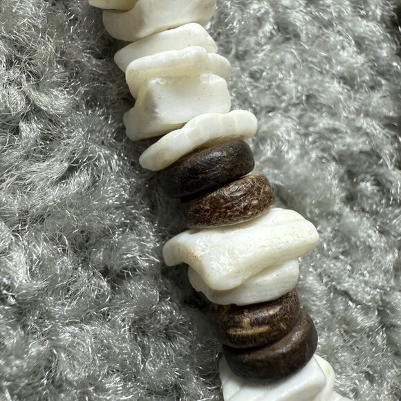 Handmade Beaded Shell Necklace Faux Bone Tooth Pendant & Barrel Clasp - Picture 15 of 16